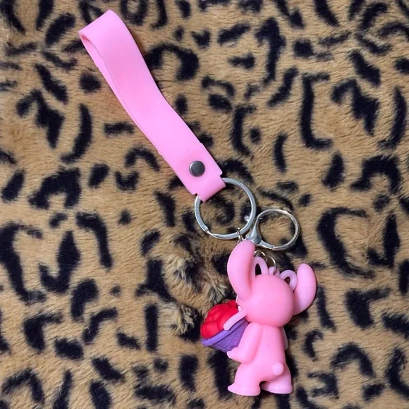 Valentines Stitch Keychain🌹 - Picture 3 of 3